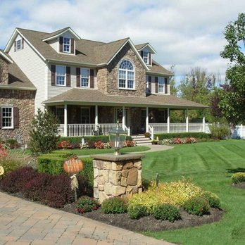 Custom hardscaping and patio installation